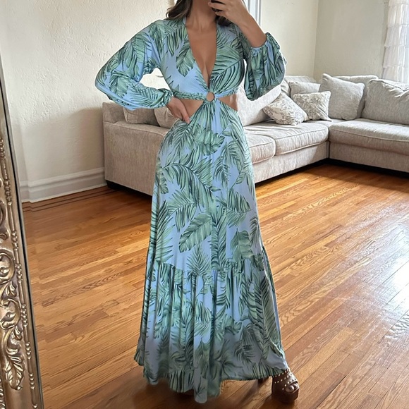 Gorgeous maxi blue/green tropical cut out long sleeve dress😍 - Picture 7 of 8